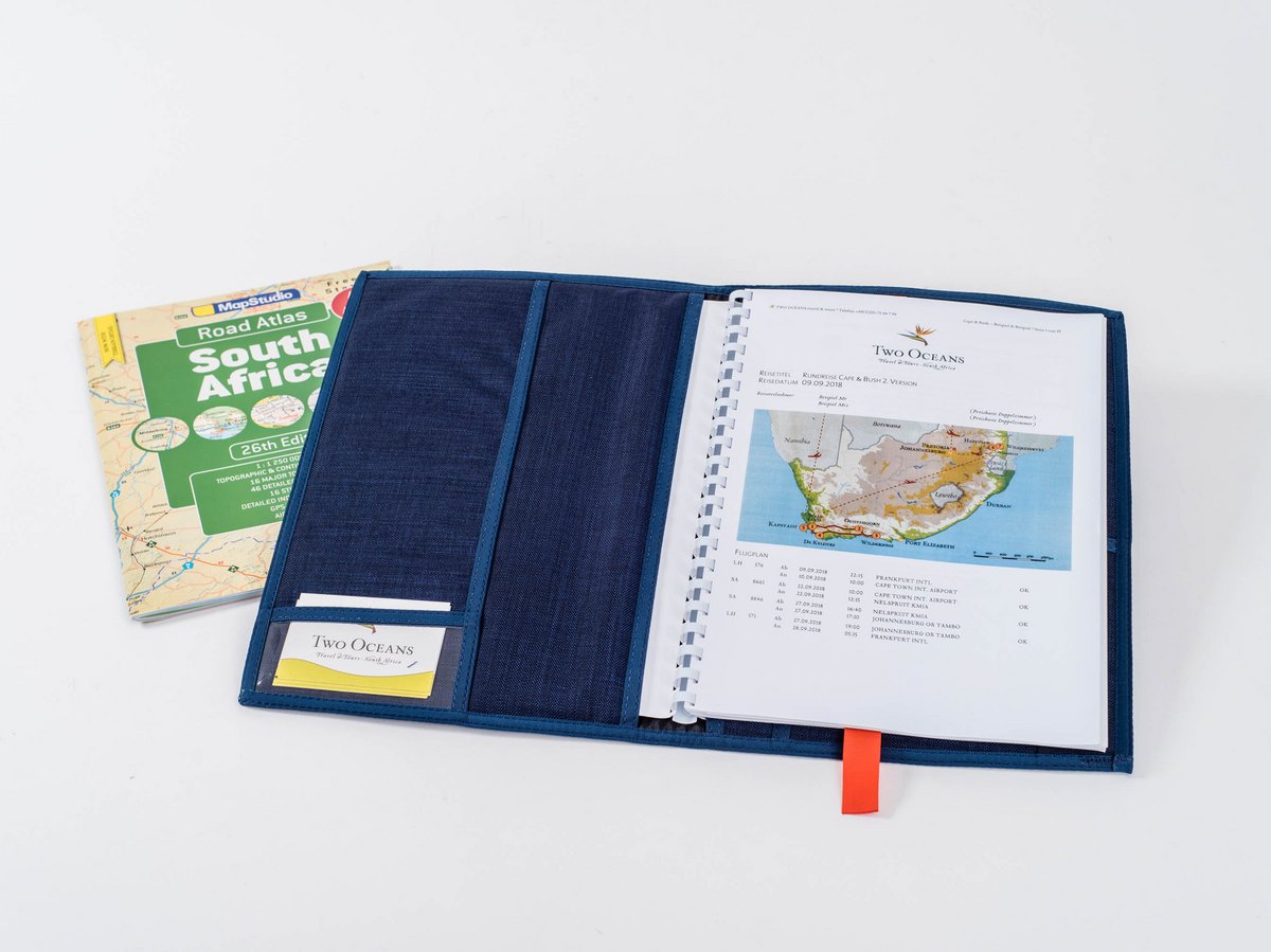 Mappe mit Landkarten und Visitenkarte